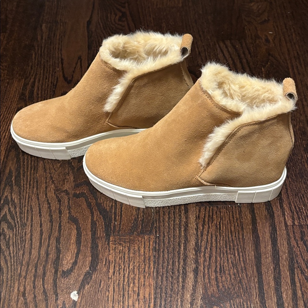 Dolce Vita Tan Fur-Lined Sneakers